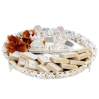 Illustration for article titled Dhanteras Shopping for
Silver and Gold Gifts